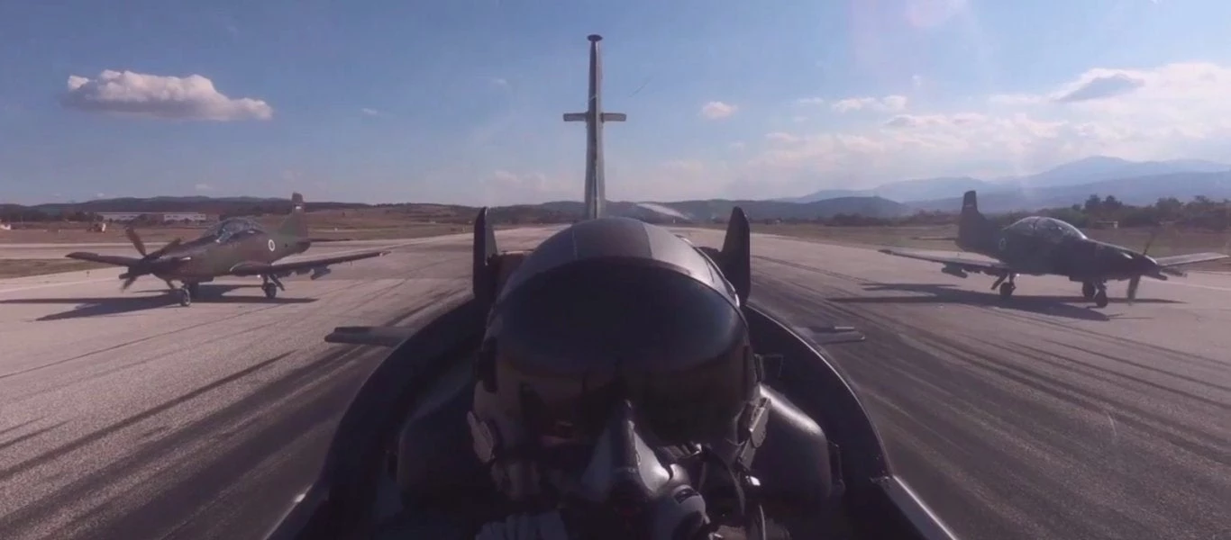 Dogfights με τα PC-9M της Αεροπορίας της Σλοβενίας (βίντεο)